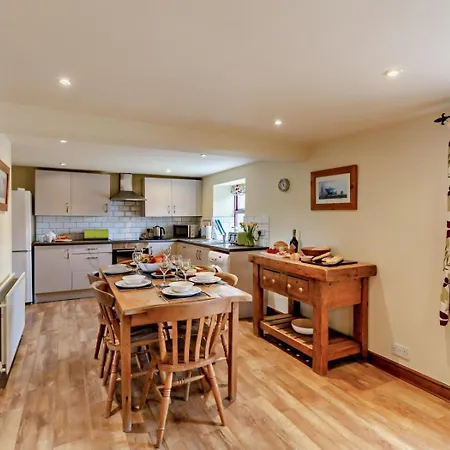 3 Bed In Skipton Oc-94260 Holiday home